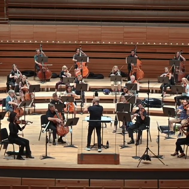 Orchestre Metropolitain, distanced