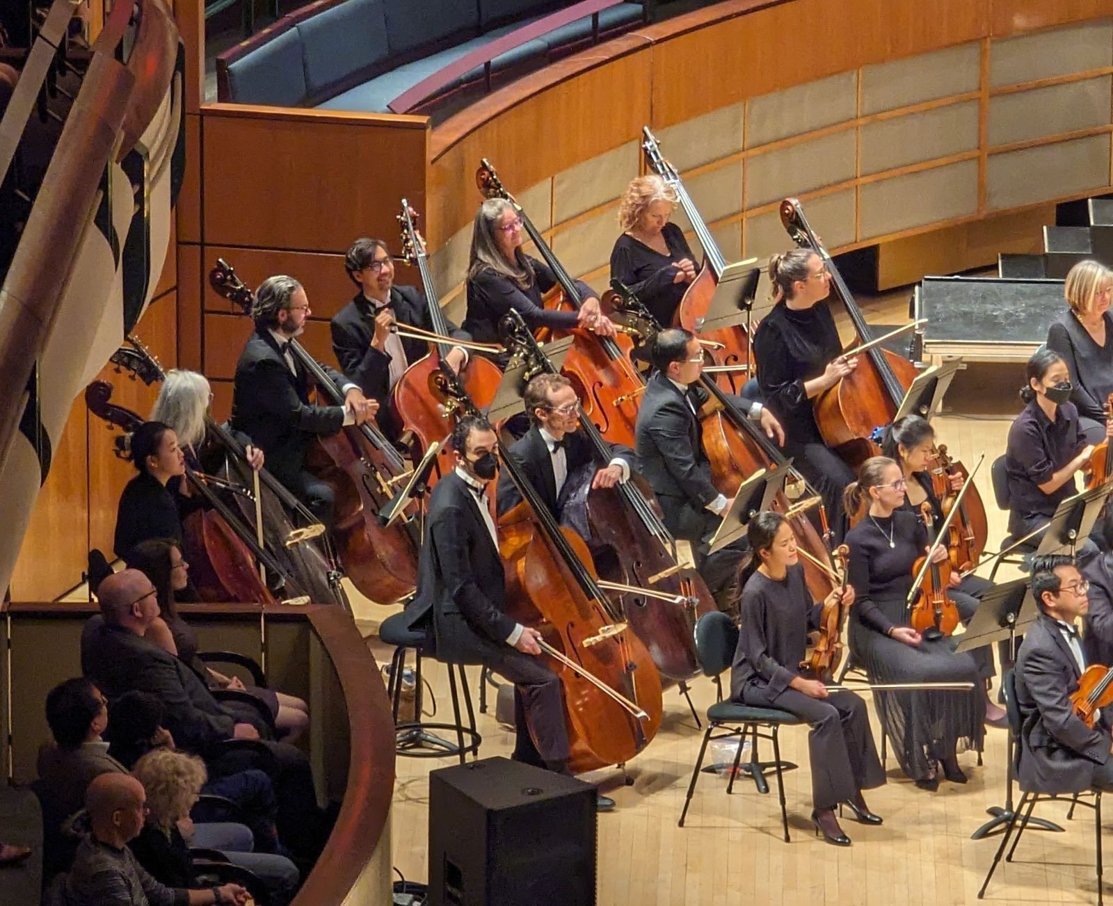 Basses: Chantel Leung, Sheila Garrett, Rob Aldridge, Patrick Staples, Janice Quinn, Trish Reid, Christopher Davis, Matt Heller, Jon Yeoh, Hilda Cowie